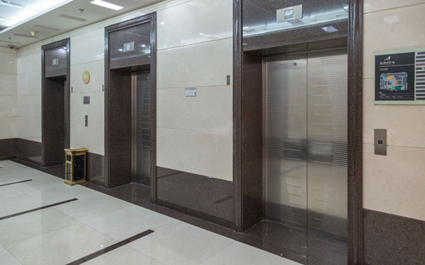 大堂电梯间