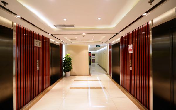 办公区电梯间