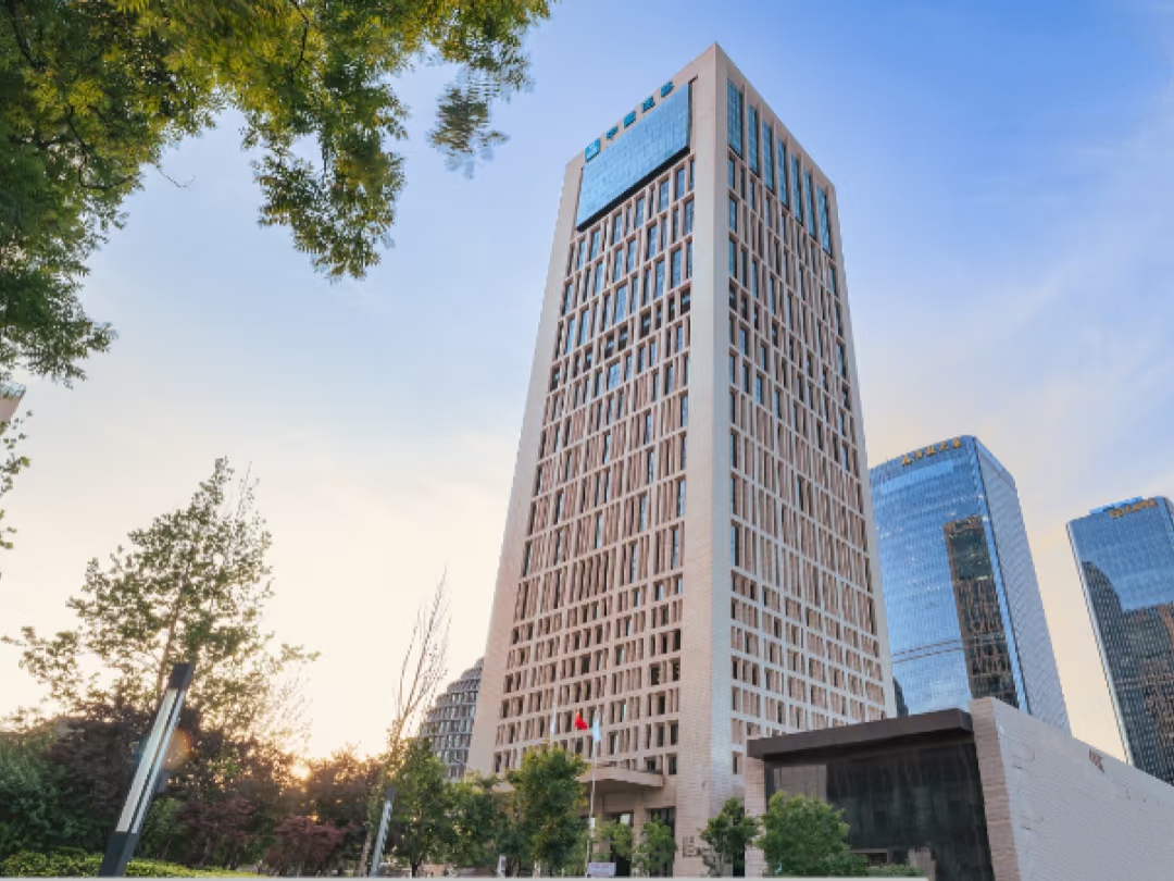 中建财富国际中心外观图