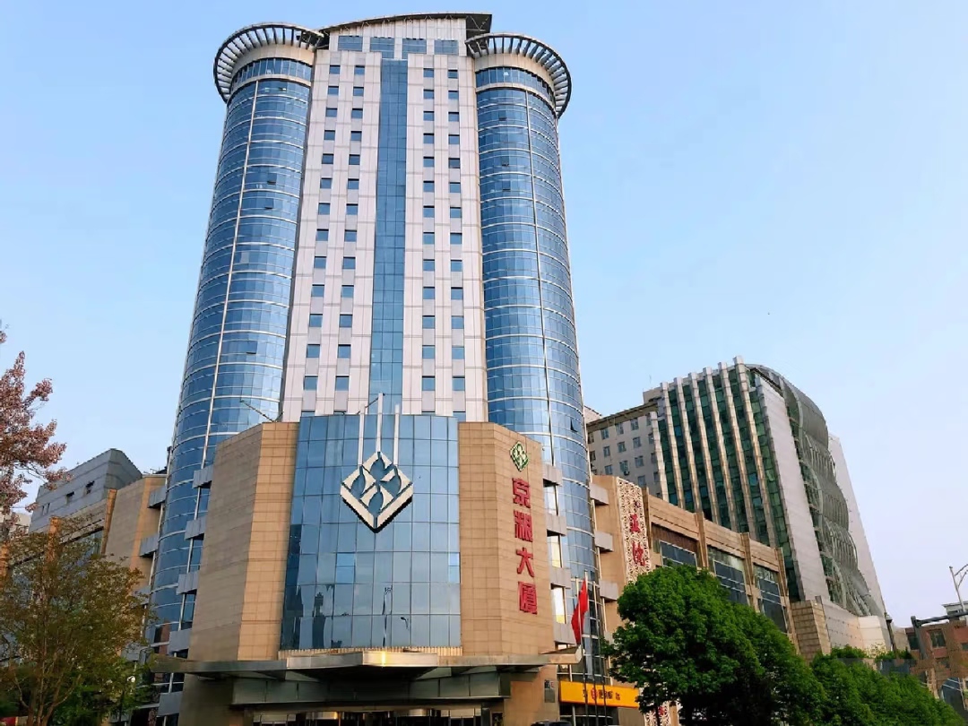 京粮大厦外观图