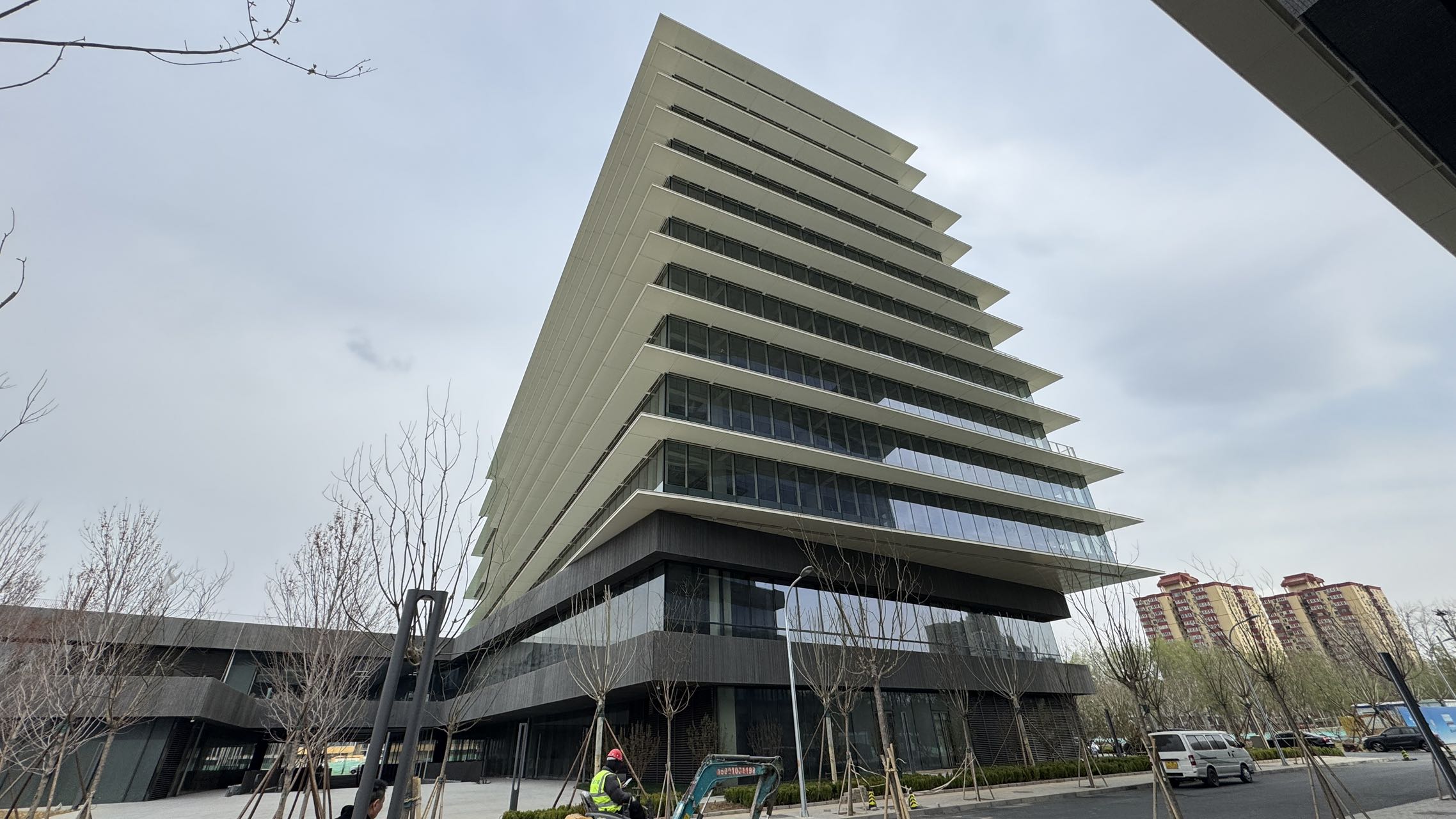 东畔科创中心外观图