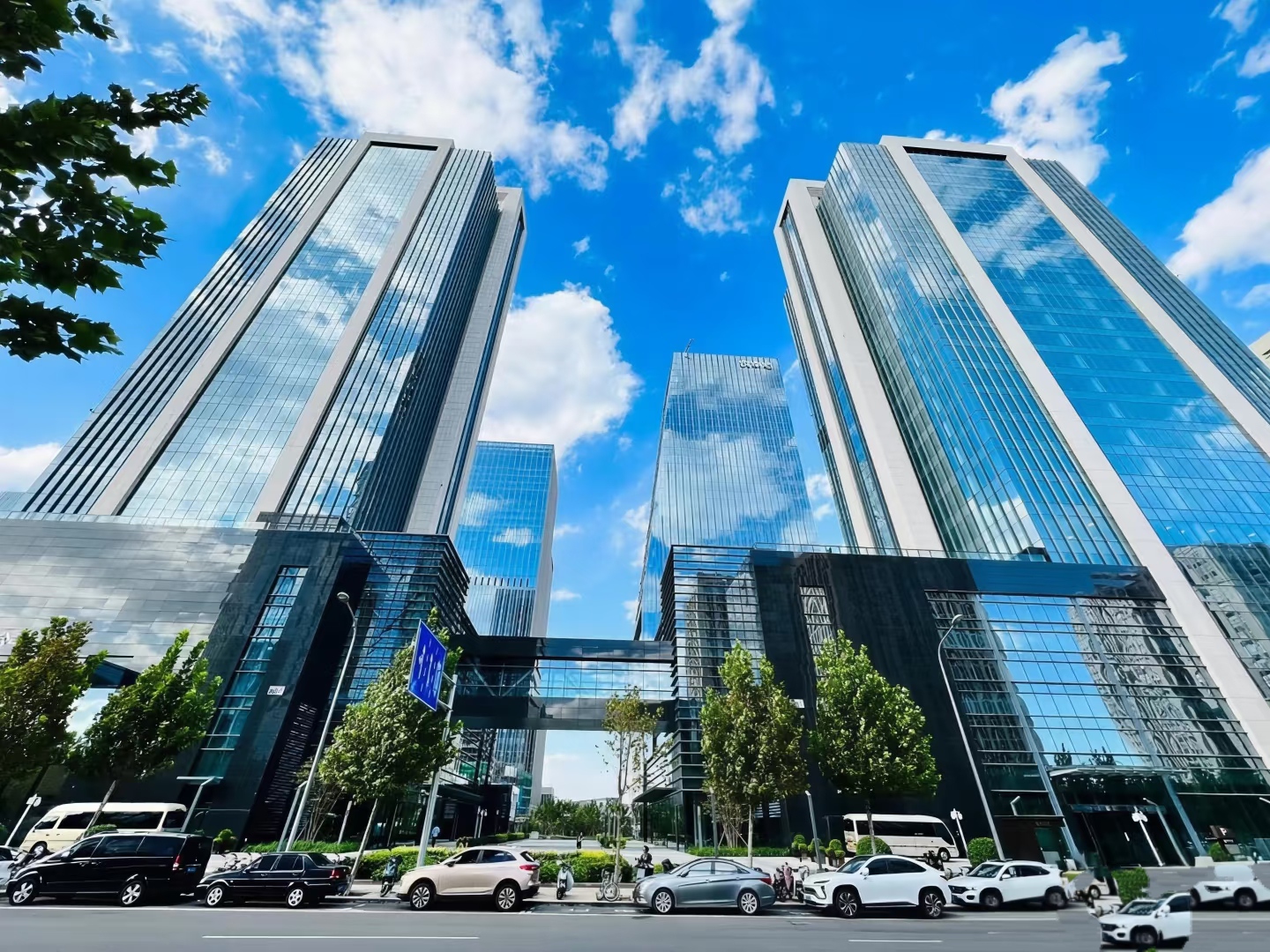 北京鼎兴大厦外观图