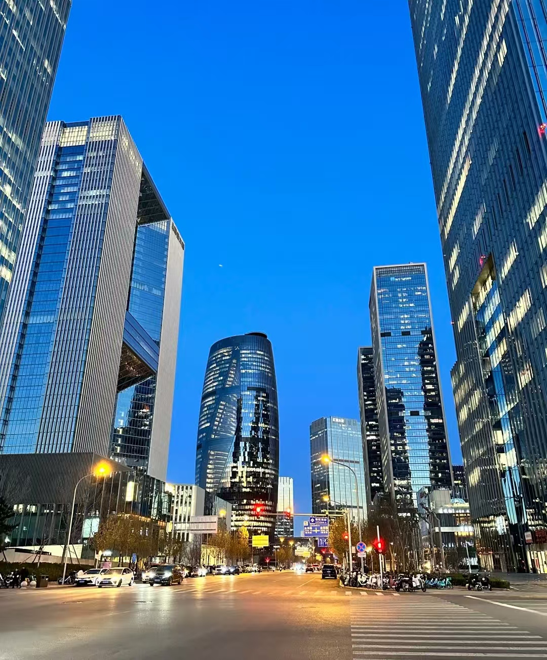 公司选址必看：2025北京甲级写字楼租赁精装交付标准
