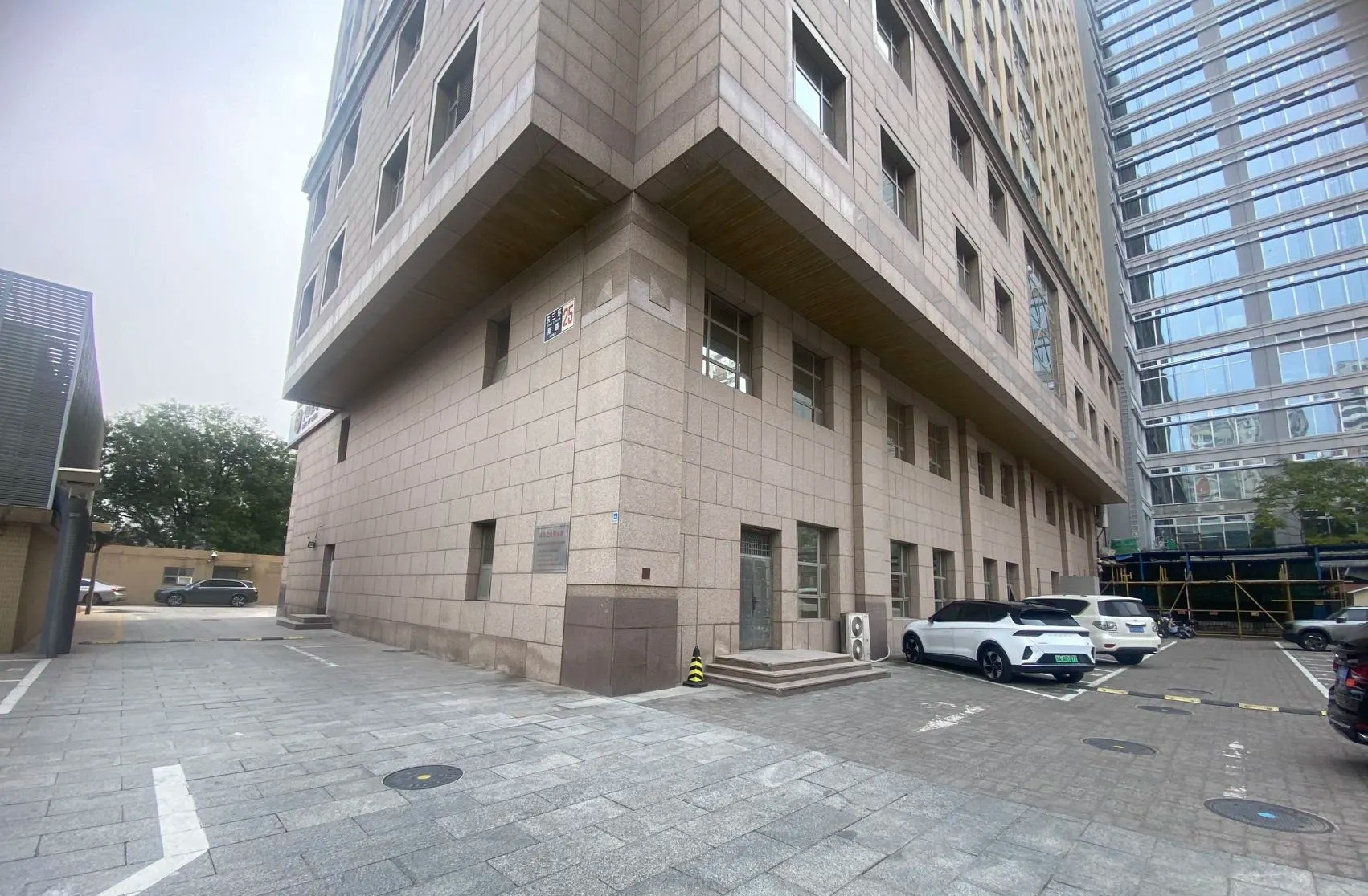 东三环华威桥独栋商业体招租:酒店/办公/商业全能空间,灵活分租