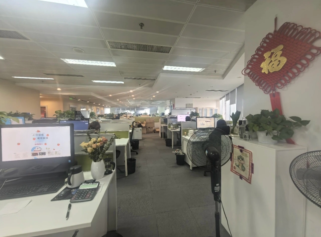 德胜合生财富广场:北二环1606㎡高区办公空间,四面采光全落地窗