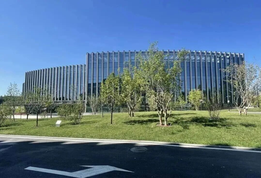 北理工朝阳园:东坝1.8万平独栋办公楼出租 | 千亩园林+燃气入户精装修