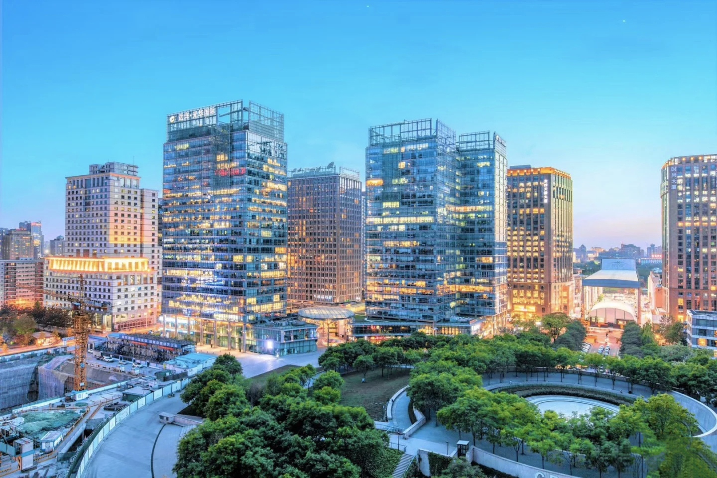 远洋光华国际AB座 | 成本与形象兼得的高性价比租赁策略‌