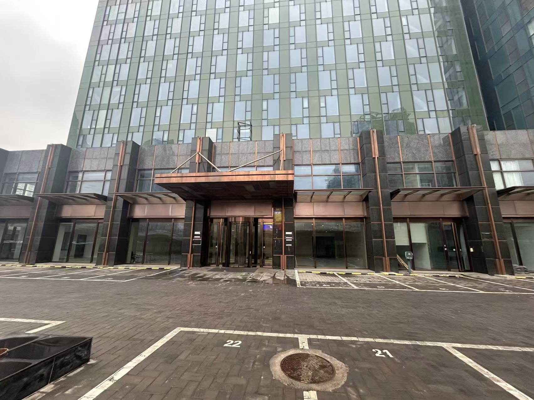 双井地铁口独栋商业楼出售:可办公,可酒店,可签10年,3.5亿买断,稀缺资源!