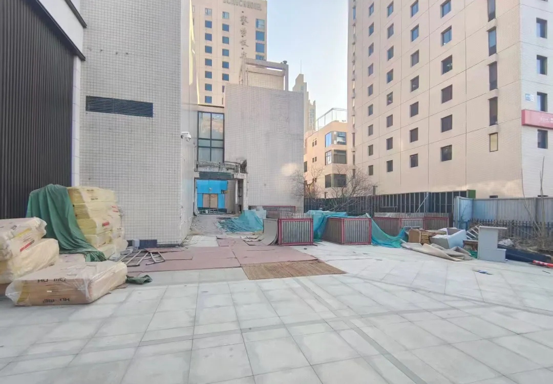 北京建国门东二环商业独栋出租:2770㎡带 370㎡庭院 剧场格局无柱挑空
