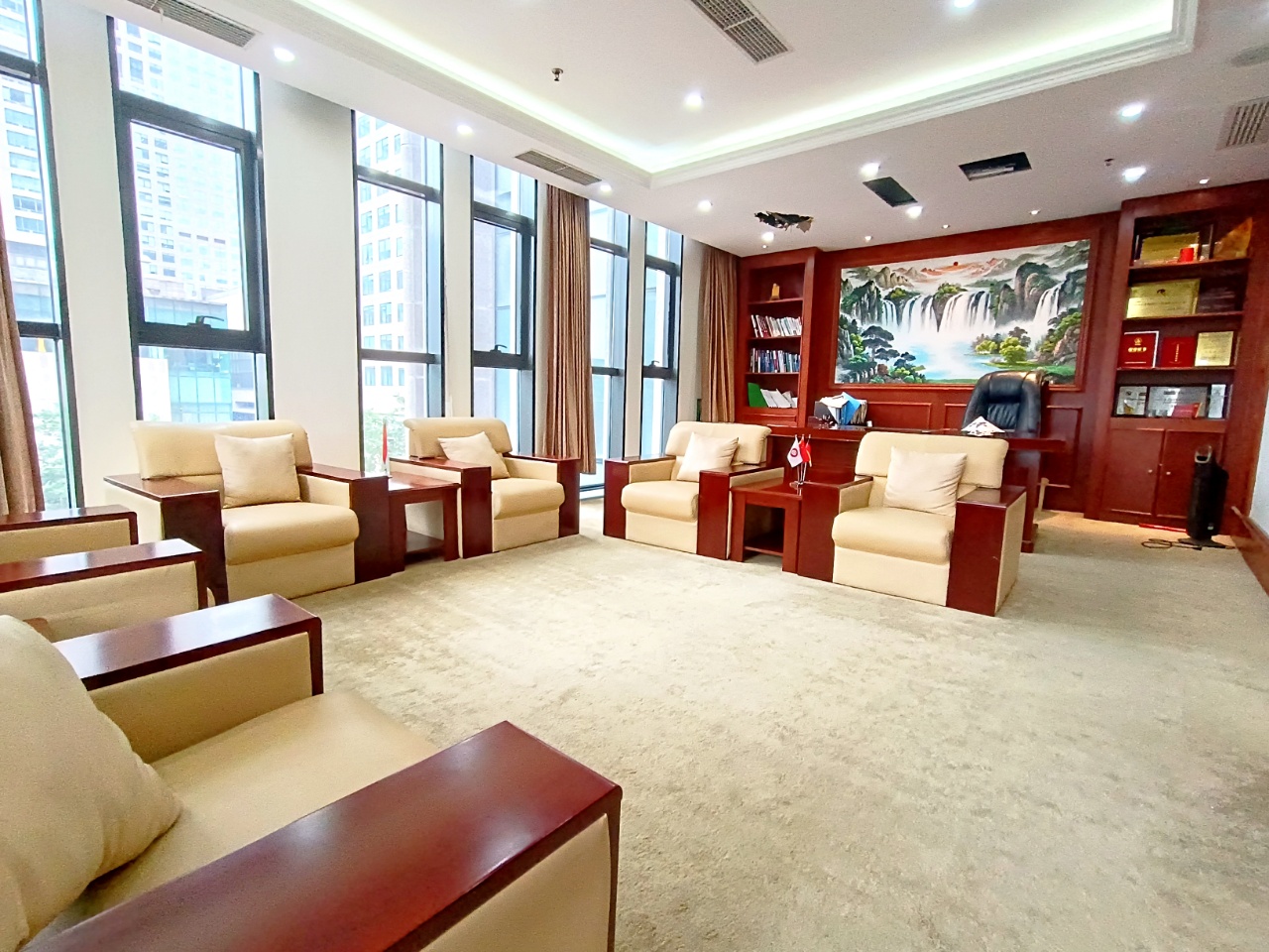 国贸WWT大厦出租多少钱?世界财富大厦不同楼层面积租金及物业费明细