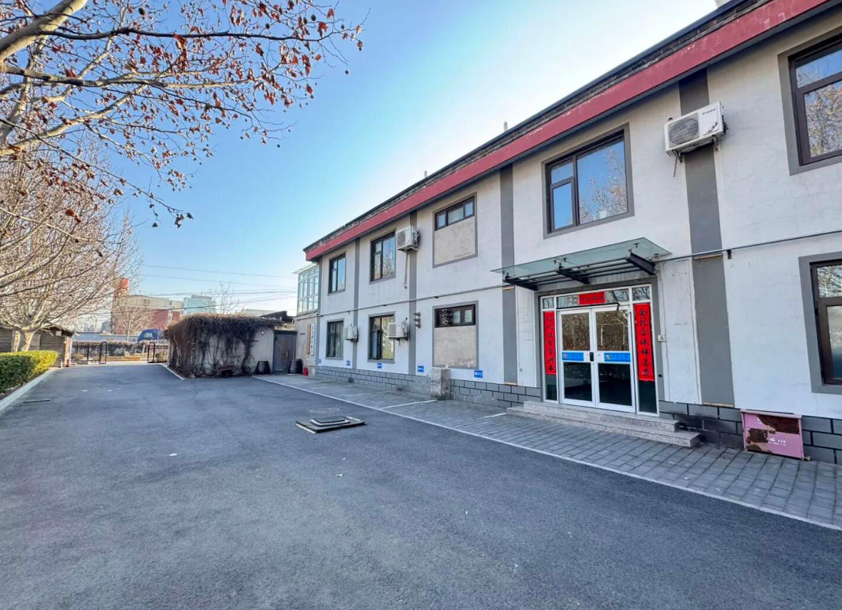 富丰桥地铁口｜800㎡独栋2层带院，年租金90万，可办公接待，免费停车，即租即用！