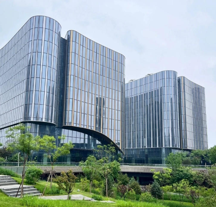 海淀智荟中心｜西三旗国企甲级办公，三栋独楼出售，单价2.2万起，整栋/半栋灵活切割，企业总部首选！