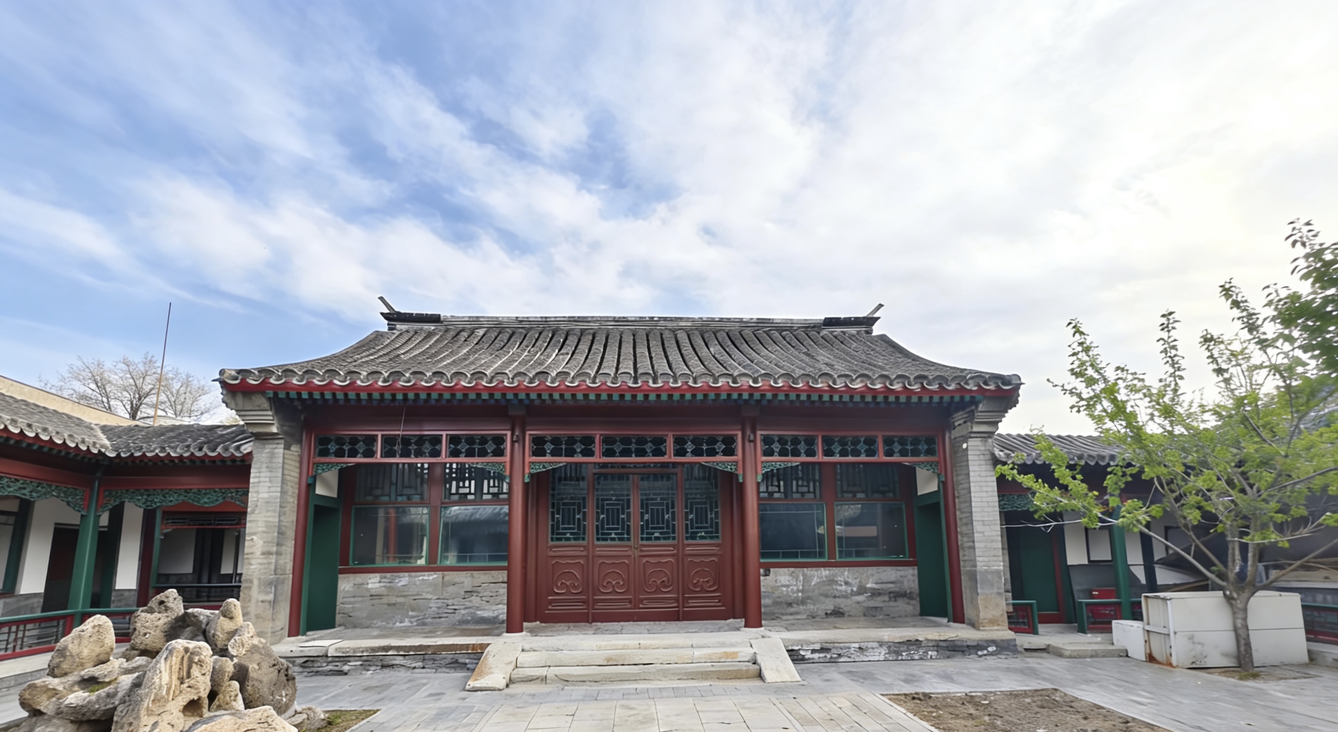 南锣鼓巷｜世界文化遗产中轴线上，1602㎡三进文保四合院，明清名将府邸，静候臻藏！