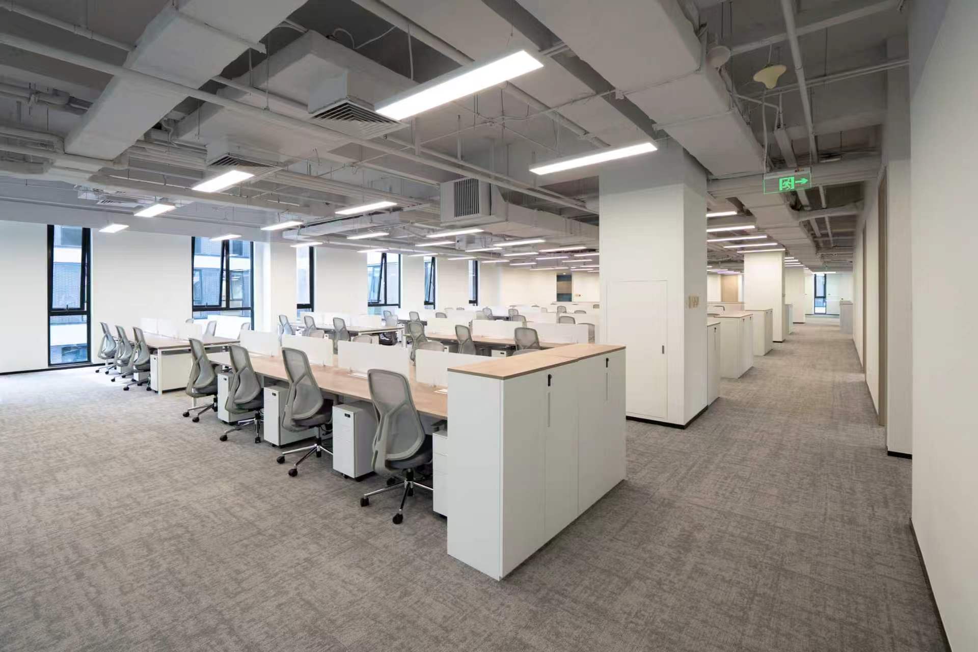 恒通商务园整层2600㎡精装办公室招租｜全套家具无二次投入，300人团队即租即用，世界500强为邻，可注册