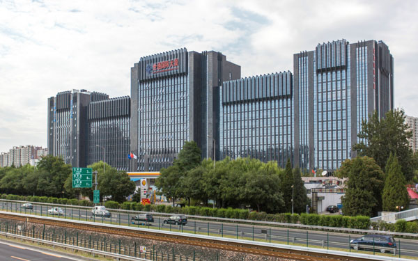 世通国际大厦正门图